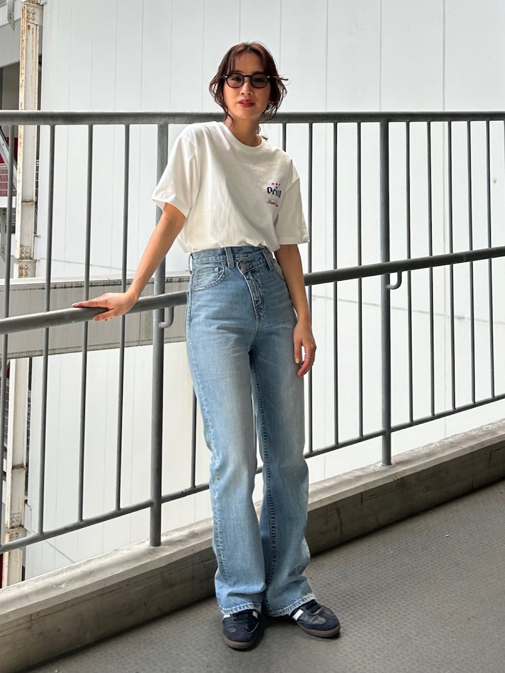「夏コーデ、ビール、オリオンビール、オリオンビールTシャツ、カジュアルコーデ、シンプルコーデ、Tシャツ、ユニセックス、RODEO CROWNS WIDE BOWL、RODEOCROWNS、ロデオクラウンズワイドボウル、ロデオクラウンズ」｜「RODEO CROWNS WIDE BOWLのOrion Beer ×RCS Tシャツ（Tシャツ/カットソー、ホワイト系）」を使った、RODEOCROWNSWIDEBOWLさん（レディース・163cm）の春コーディネートの2枚目の写真