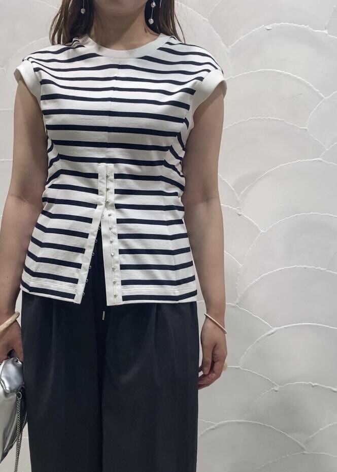 「ルミネ横浜、LUMINE横浜、横浜ルミネ、横浜LUMINE、シャカシャカパンツ、メタリックバレエ、チェーンバッグ、カットソー、初夏コーデ、夏コーデ、お出かけコーデ、モノトーンコーデ、ADAM ET ROPÉ、ナチュラル、イエベ秋」|「ADAM ET ROPE'の【サステナブル】メタリックバレエ(バレエシューズ、ブラック系)」を使った、sanaさん(レディース・160cm)の夏コーディネートの4枚目の写真