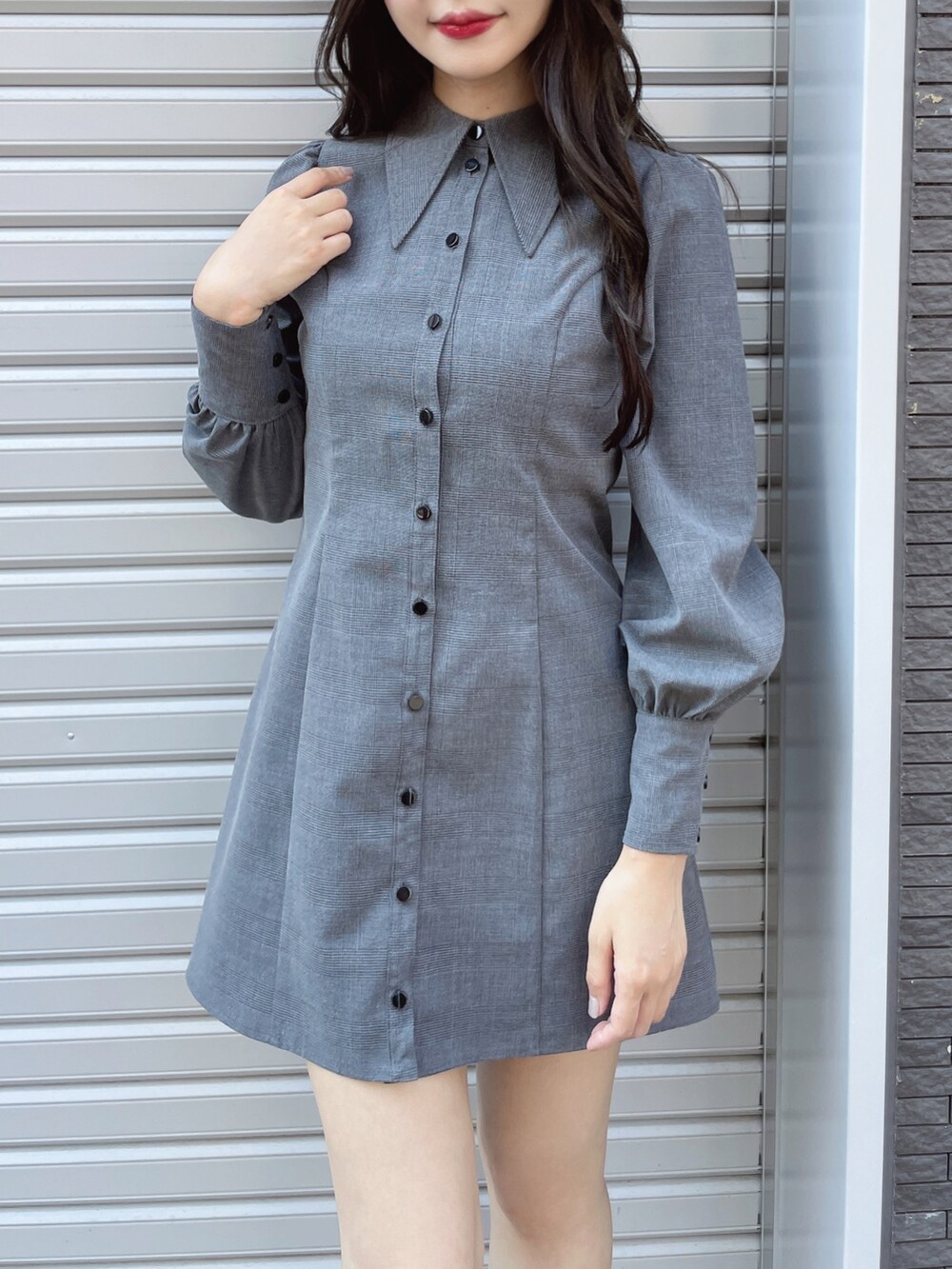 その他のワンピース、その他のパンプスを着用したレディースの秋コーディネートの6枚目の写真