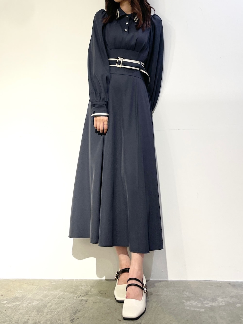 ameri BELTED TUCK PLEATS DRESS グレー M