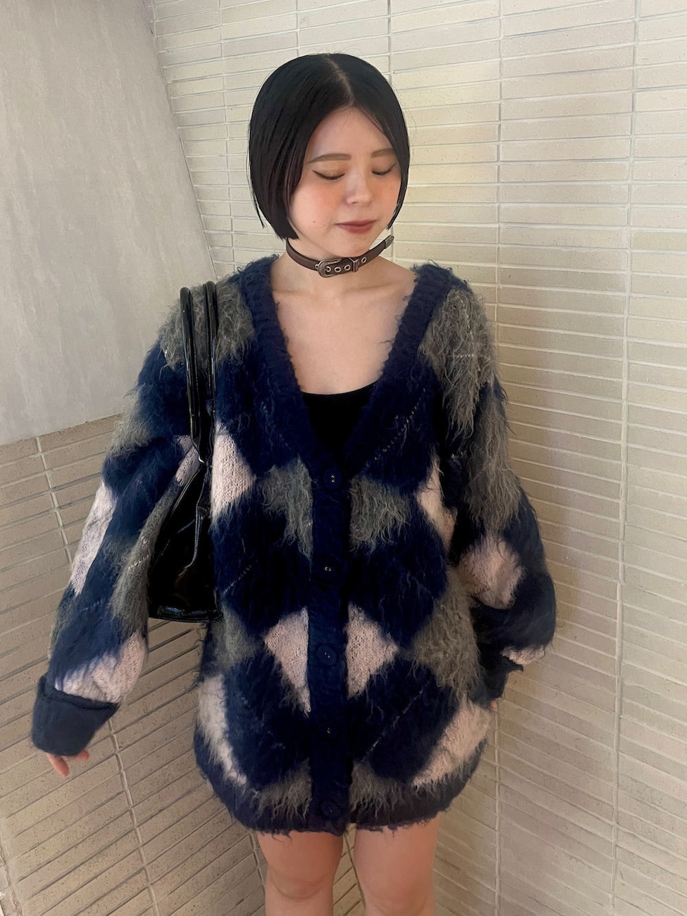 「カジュアル、カーディガンコーデ、ネイビー、ネイビー×ピンク、ミニスカート、ミニ、チュニック、ボブヘア、低身長、骨格ウェーブ、jouetie、ジュエティ」｜「jouetieのパターンモヘアライクルーズカーデ（カーディガン/ボレロ、ブルー系）」を使った、MOMOKAさん（レディース・153cm）の秋コーディネートの5枚目の写真