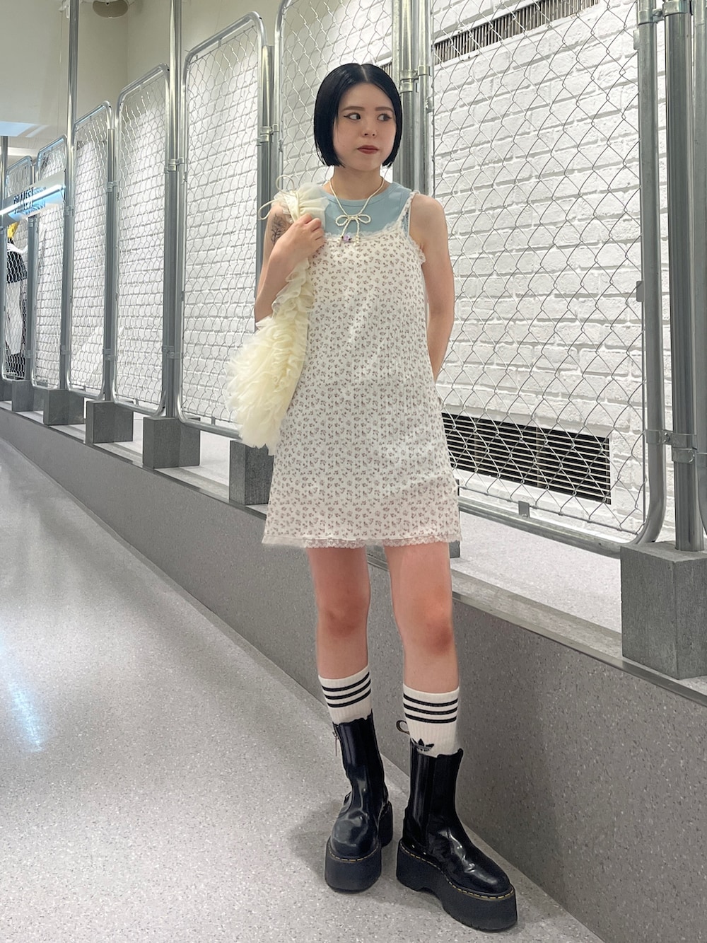 MOMOKAさんの「レースアップタンクトップ（jouetie）」を使ったコーディネートの2枚目の写真