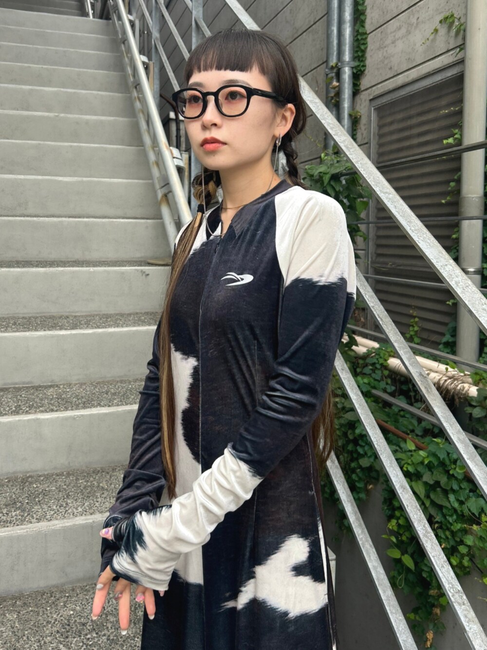 その他のワンピースを着用したレディースの秋コーディネートの2枚目の写真