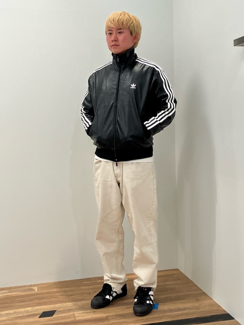 FT(アディダス オリジナルスショップ ダイバーシティ東京 プラザ FT(アディダス オリジナルスショップ ダイバーシティ東京 プラザ