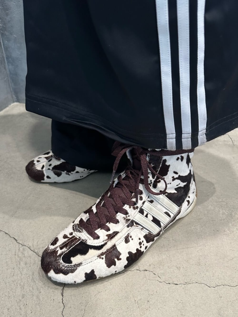 adidas サテン ワイドレッグ トラックパンツ　新品未使用　L サテン ワイドレッグ トラックパンツ / アディダスオリジナルス