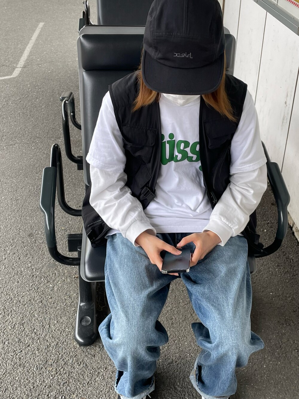 「フィッシングベスト、デニムパンツ、stussy、xgirl」｜「CAMP7のアイテム（その他アウター、ブラック系）」を使った、Rinoさん（レディース・153cm）の冬コーディネートの2枚目の写真