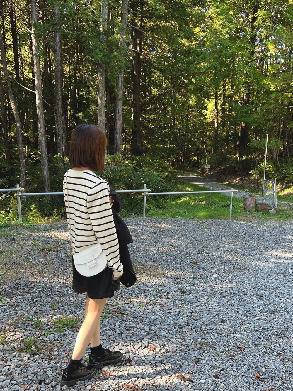 その他のニット/セーターを着用したレディースの秋コーディネートの2枚目の写真