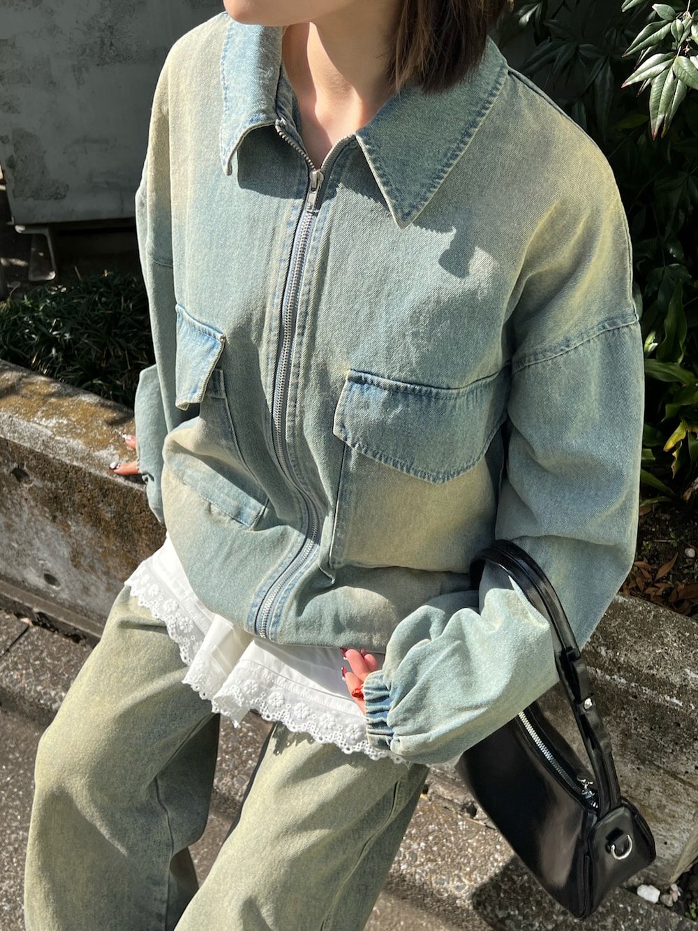 「春服、春コーデ、デニムジャケット、デニムコーデ、春、カジュアルコーデ、ストリート」｜「HALEY PESCAのHALEY PESCA/オーバーダイデニムブルゾン（デニムジャケット、ブルー系）」を使った、haleypescaさん（レディース・148cm）の春コーディネートの2枚目の写真