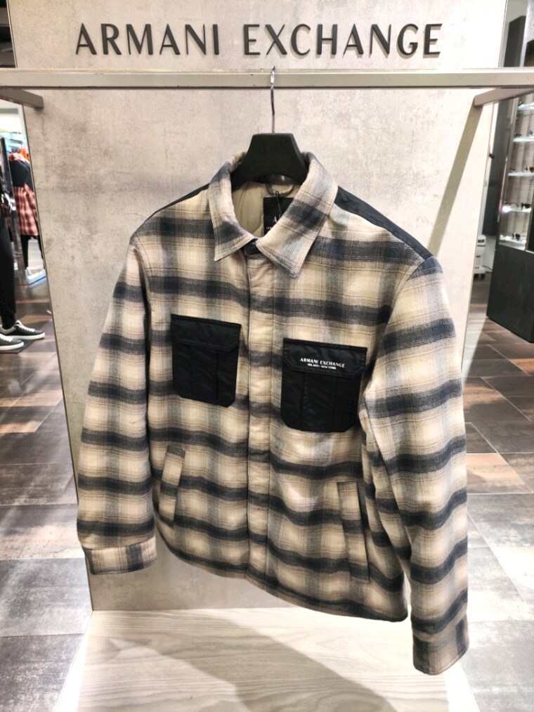 「アルマーニエクスチェンジ、armaniexchange、AXchanger、AXchange、WelcomeARMANI、ARMANIworld、きれいめカジュアル、大人カジュアル、秋冬コーデ、チェック、ニット、スウェットパンツ、CPOジャケット、ビッグシルエット、ブーツ」|「ARMANI EXCHANGEの【A|X アルマーニ エクスチェンジ】チェックデザイン シャツジャケット(その他アウター、ホワイト系)」を使った、🇮🇹りょーちん🇮🇹さん(メンズ・160cm)の秋コーディネートの4枚目の写真