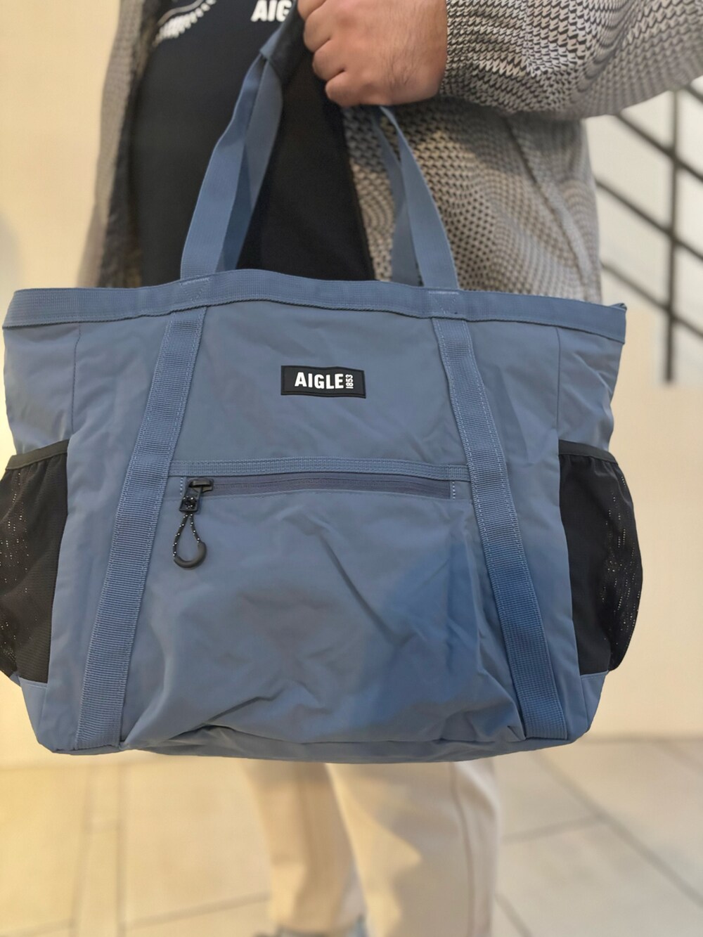 「シャカシャカ、アクティブコーデ、アクティブ」｜「AIGLEのUVカット スウェットパンツ / ジョガーパンツ（スウェットパンツ、ベージュ系）」を使った、tezuka08aigleさん（メンズ・173cm）の冬コーディネートの5枚目の写真