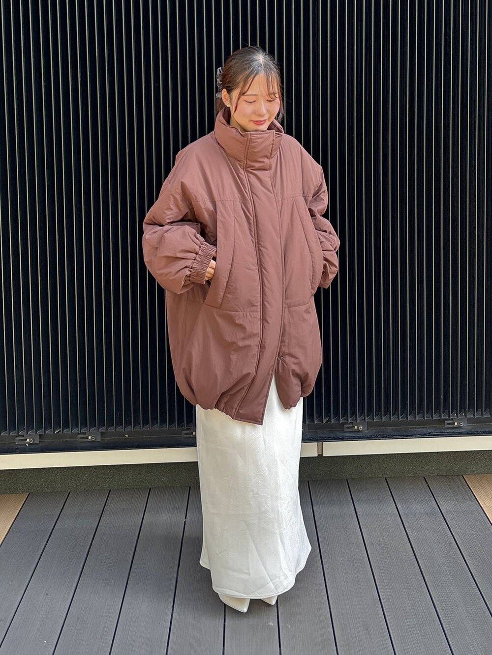 「きれいめ、高見え、カジュアル、ローリーズスタイル_LOWRYS FARM、大人女子カジュアル_LOWRYS FARM、モテ、大人カジュアル」｜「LOWRYS FARMのポインテッドミュール 287445（パンプス、ホワイト系）」を使った、futabaさん（レディース・160cm）の春コーディネートの2枚目の写真
