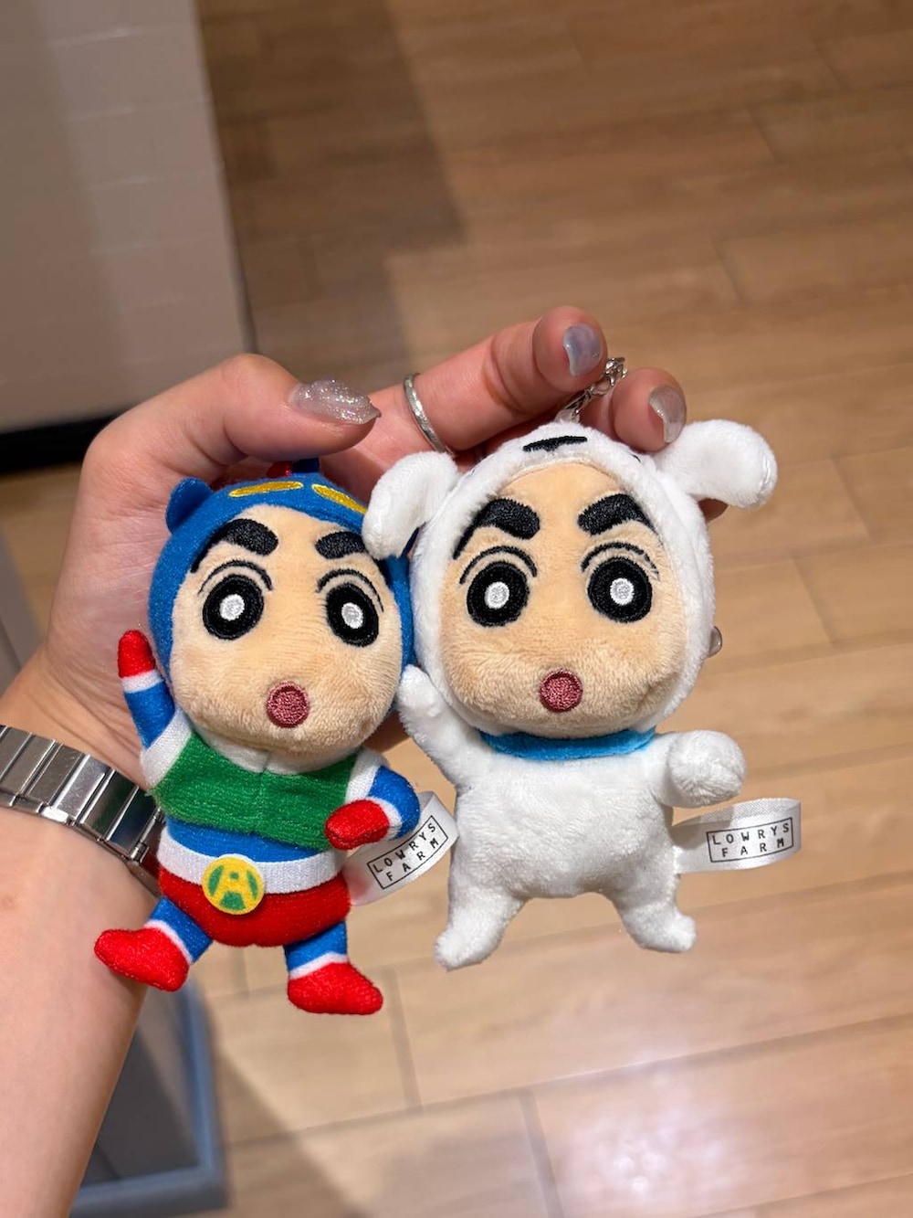 その他のキーホルダーを着用したレディースの夏コーディネートの2枚目の写真