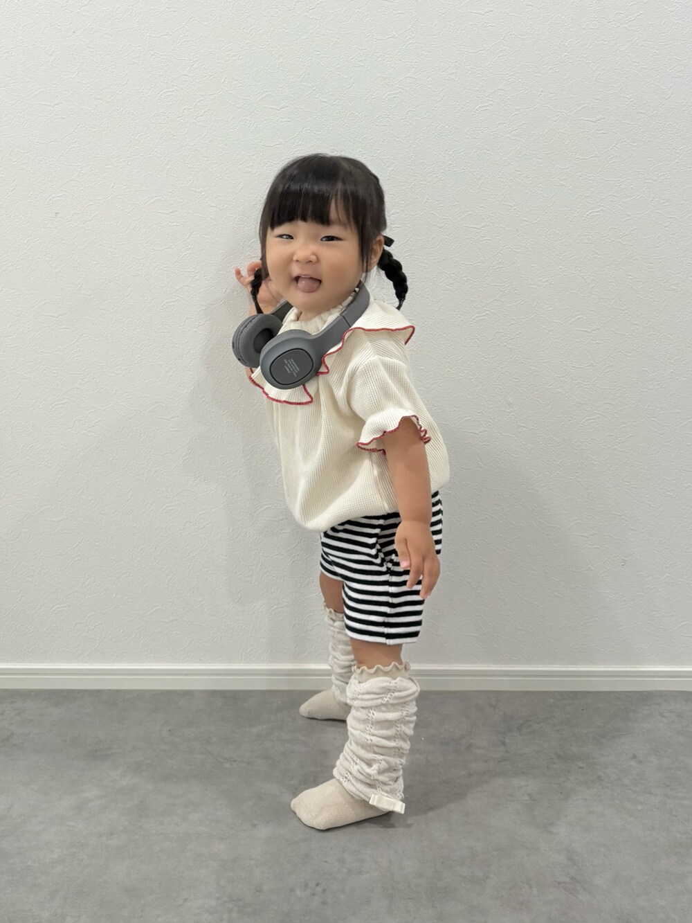 「お出かけコーデ、キッズファッション、キッズコーデ、ショートパンツ、ハーフパンツ、テーマパークコーデ」｜「Birthdayのアイテム（Tシャツ/カットソー、ホワイト系）」を使った、soy🍃さん（キッズ・80cm）の夏コーディネートの2枚目の写真