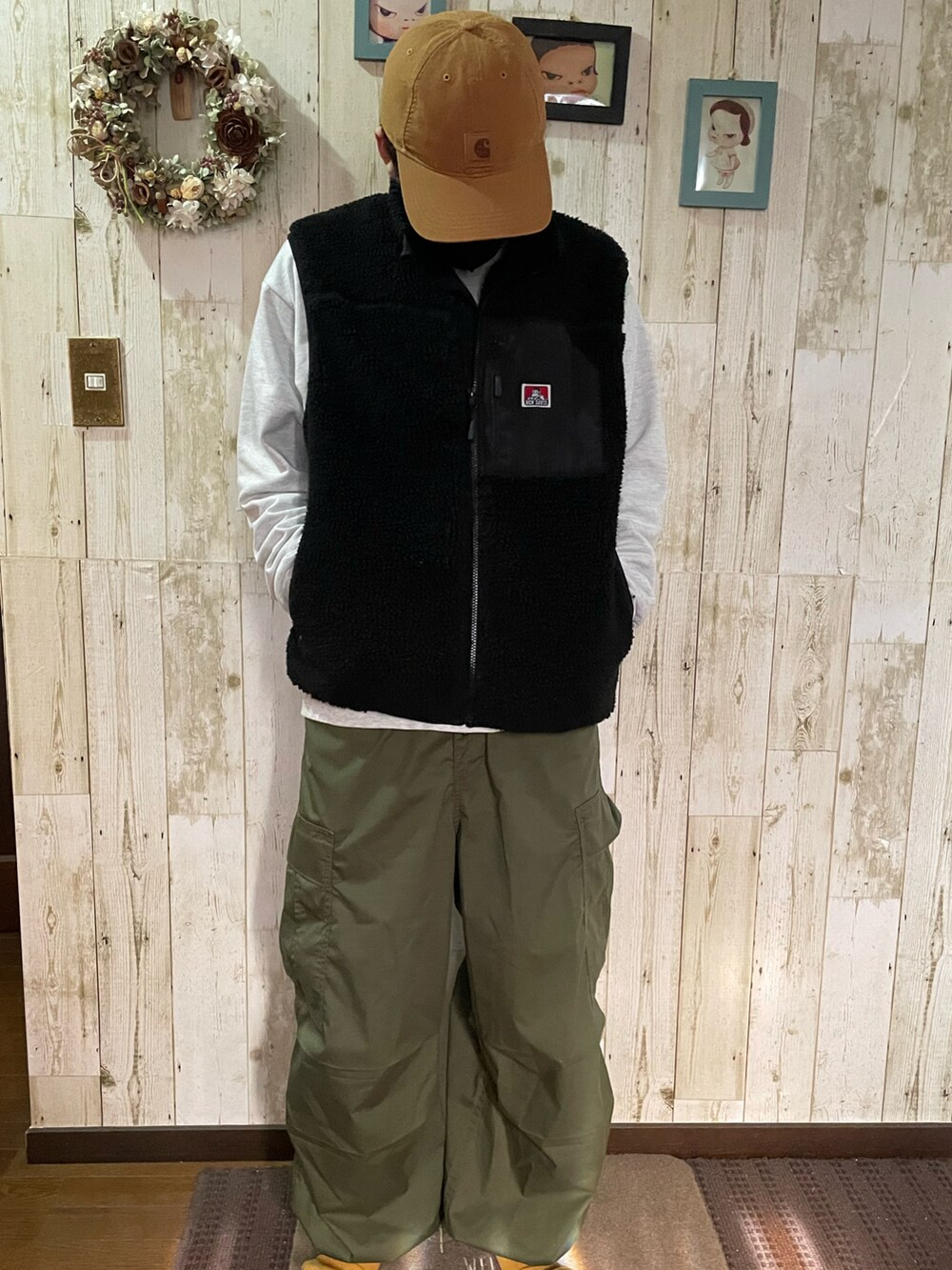「休日コーデ、今日のコーデ、キャップ、プチプラコーデ、ラクチンコーデ、カーゴパンツ」｜「Carharttのcarhartt（カーハート）ODESSAキャップ/ウォッシュ加工キャンバス（キャップ、ブラウン系）」を使った、cibiusaさん（メンズ・170cm）の冬コーディネートの2枚目の写真