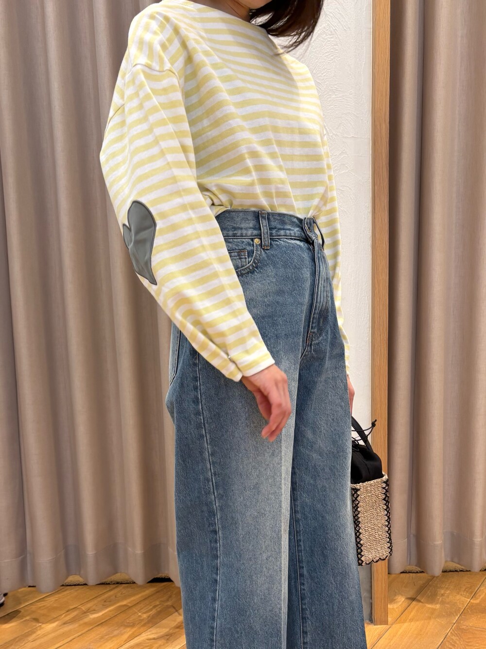 「春色、休日スタイル、ボーダー、お出かけコーデ、大人カジュアル、春夏コーデ、大人女子、シンプルコーデ、ootd、オトナカワイイ、カラーコーデ、イエロー、初春コーデ、カジュアルスタイル、オトナカジュアル」｜「fredy emueのFRセンタープレスセミワイドデニムパンツ（デニムパンツ、ブルー系）」を使った、Wajikiさん（レディース・157cm）の春コーディネートの5枚目の写真