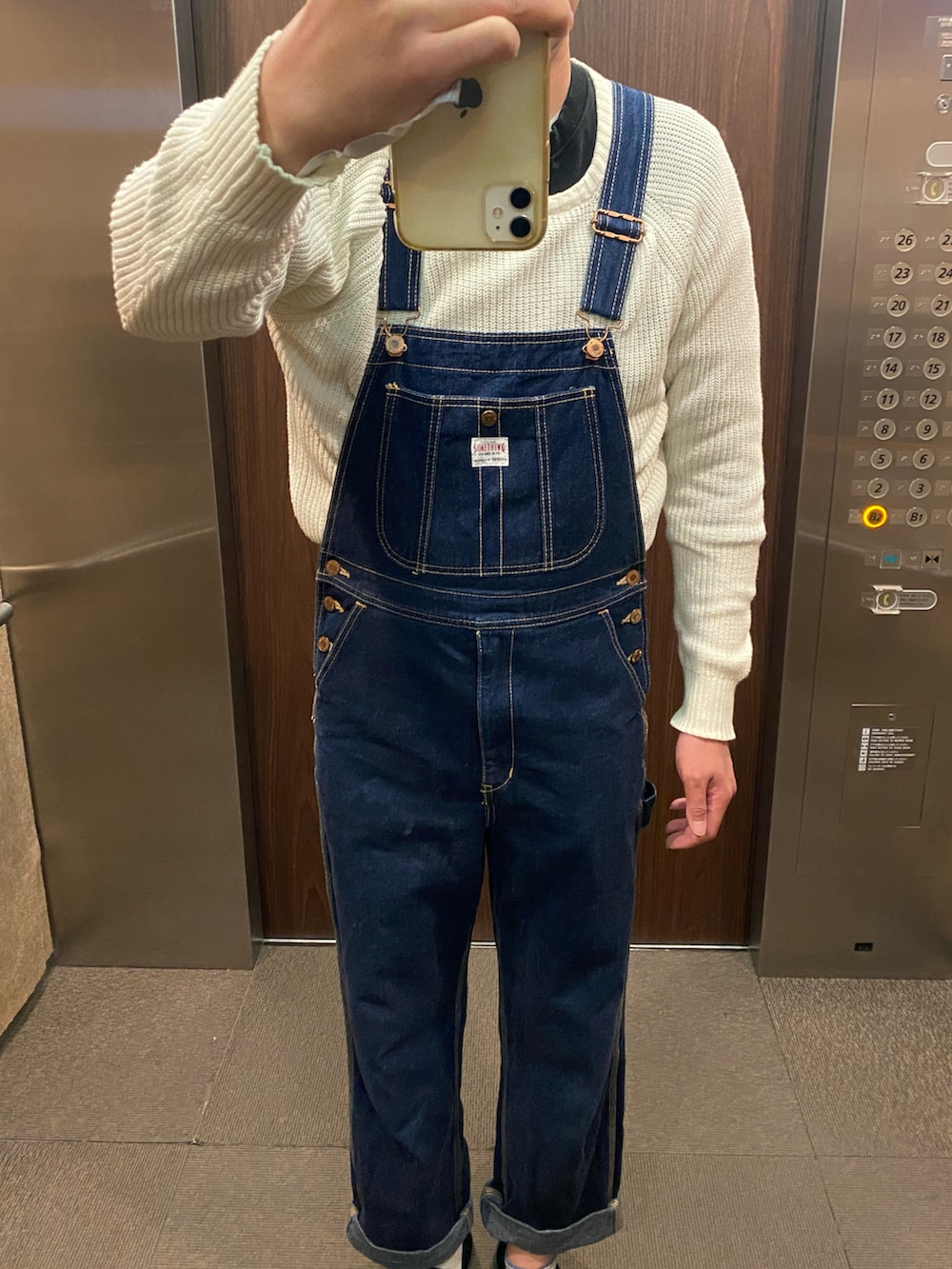 その他のサロペット/オーバーオールを着用したメンズの冬コーディネートの4枚目の写真