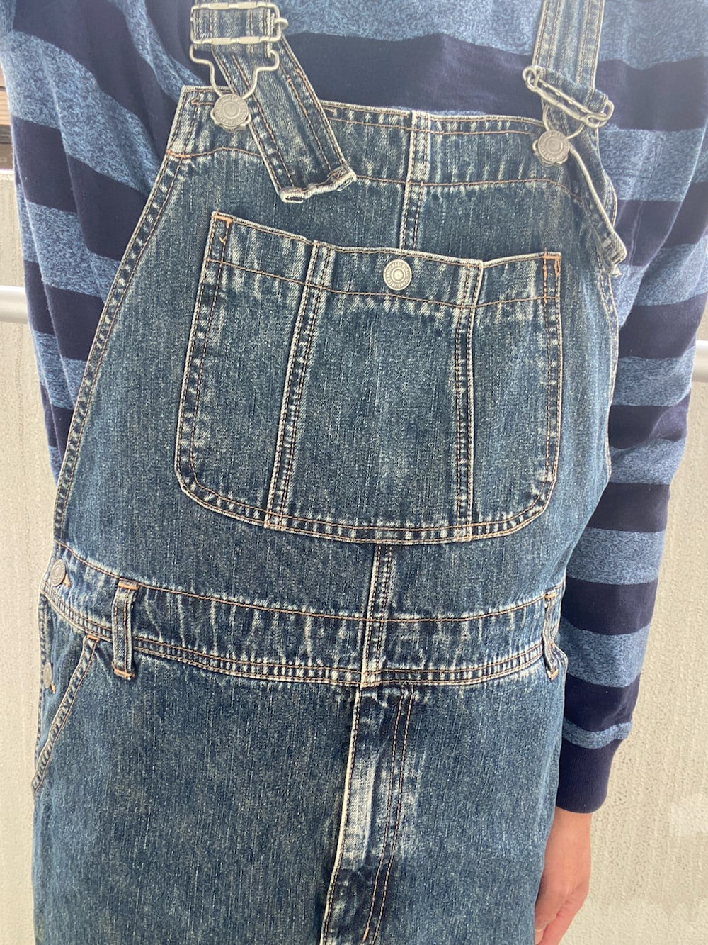 その他のサロペット/オーバーオールを着用したメンズの冬コーディネートの4枚目の写真