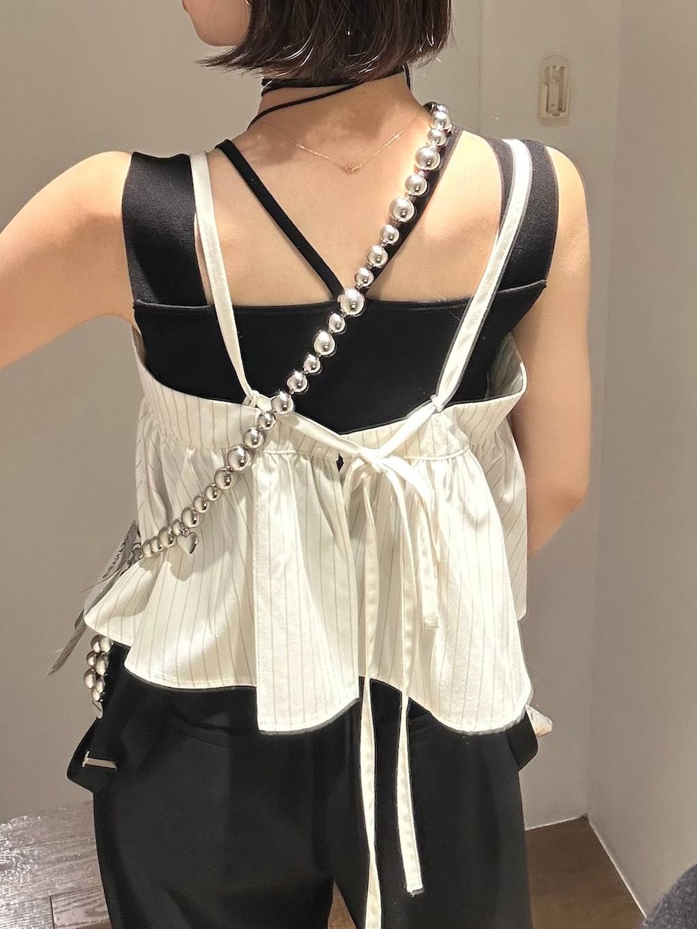 「ベーシック/シンプル、高見え、ワントーン、JEANASIS」｜「JEANASISのフェイクスエードパーツチョーカー/570660（チョーカー、ブラック系）」を使った、yuriseki0119さん（レディース・158cm）の夏コーディネートの4枚目の写真