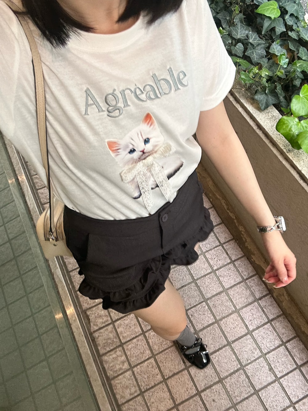 「リボン、春服コーデ、春カラー、フレガリ、フレンチガーリー、猫T、ミニ丈、フリルパンツ」｜「Another Branch olive des oliveの便利なプチプラアソートT（Tシャツ/カットソー、その他）」を使った、ayucham06さん（骨格ウェーブ・レディース・158cm）の春コーディネートの5枚目の写真