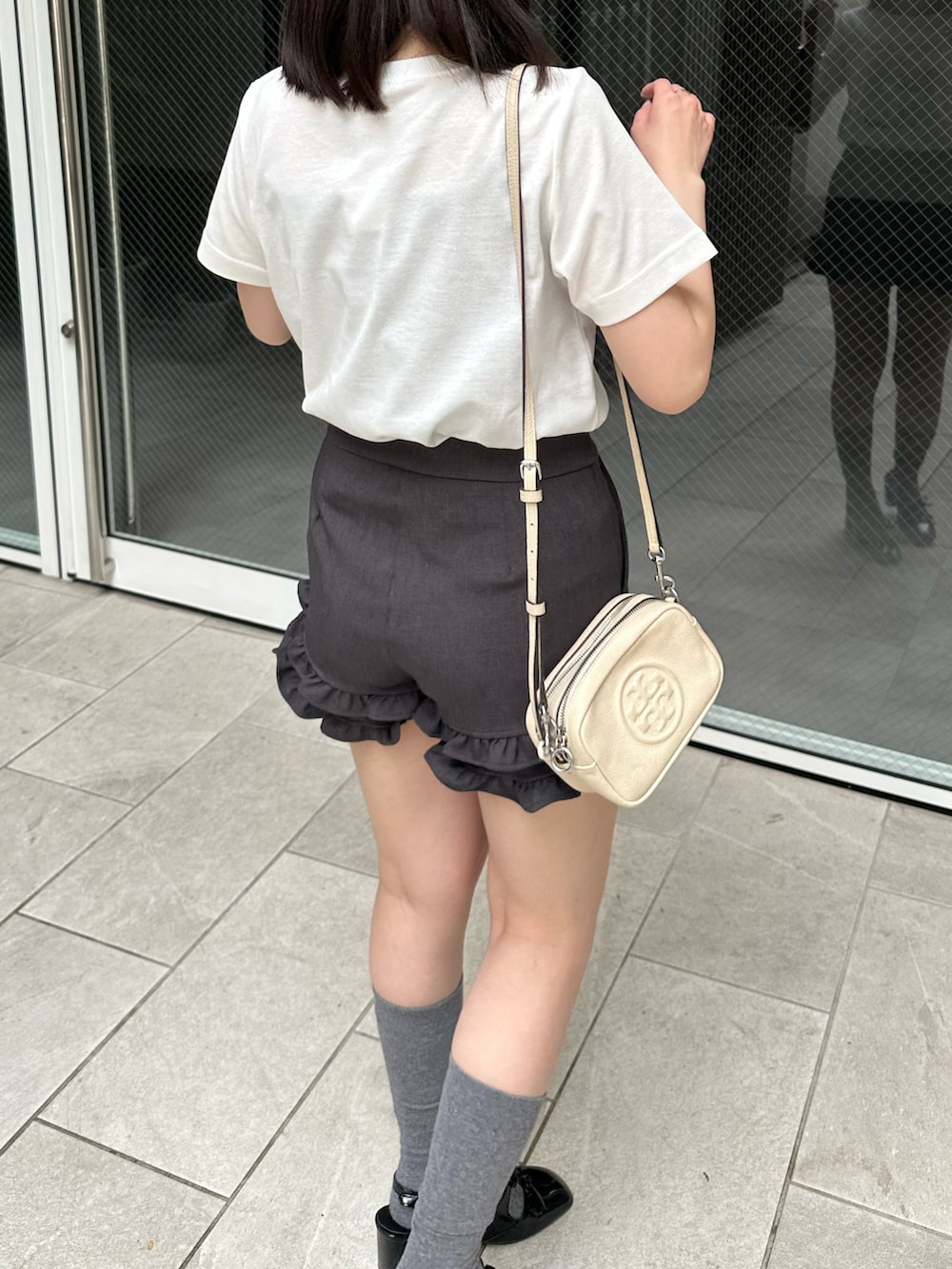 「リボン、春服コーデ、春カラー、フレガリ、フレンチガーリー、猫T、ミニ丈、フリルパンツ」｜「Another Branch olive des oliveの便利なプチプラアソートT（Tシャツ/カットソー、その他）」を使った、ayucham06さん（骨格ウェーブ・レディース・158cm）の春コーディネートの2枚目の写真