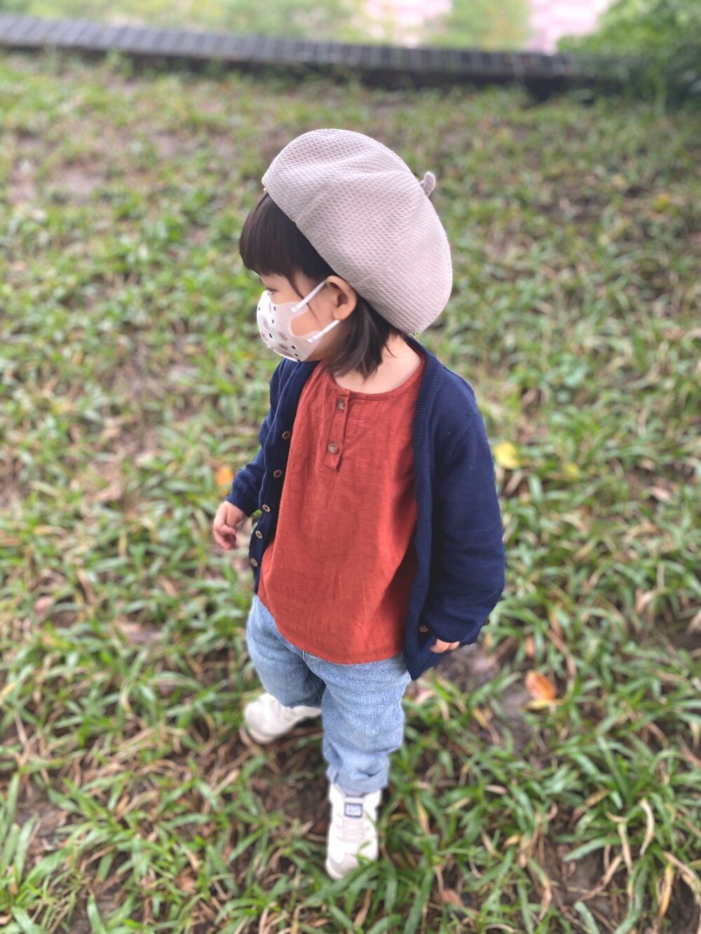 「yuzuootd、babyboy」｜「H&Mのアイテム（ノーカラージャケット、ブルー系）」を使った、Yuzuさん（キッズ・90cm）の秋コーディネートの2枚目の写真