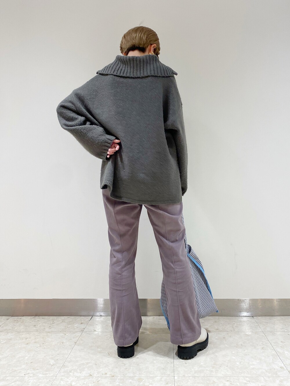 「オトナカジュアル、春コーデ、シンプルコーデ、カジュアルコーデ、ootd、パンツスタイル、セーラーカラー、セーラーニット、春カラー、ジップニット、ジップ、ZIPニット、あったかコーデ、いいね、save、フォローお願いします🤑」｜「RAY CASSINのウールニットライクセンターシームカラーパンツ（スラックス、ブラック系）」を使った、nimoさん（レディース・155cm）の冬コーディネートの2枚目の写真