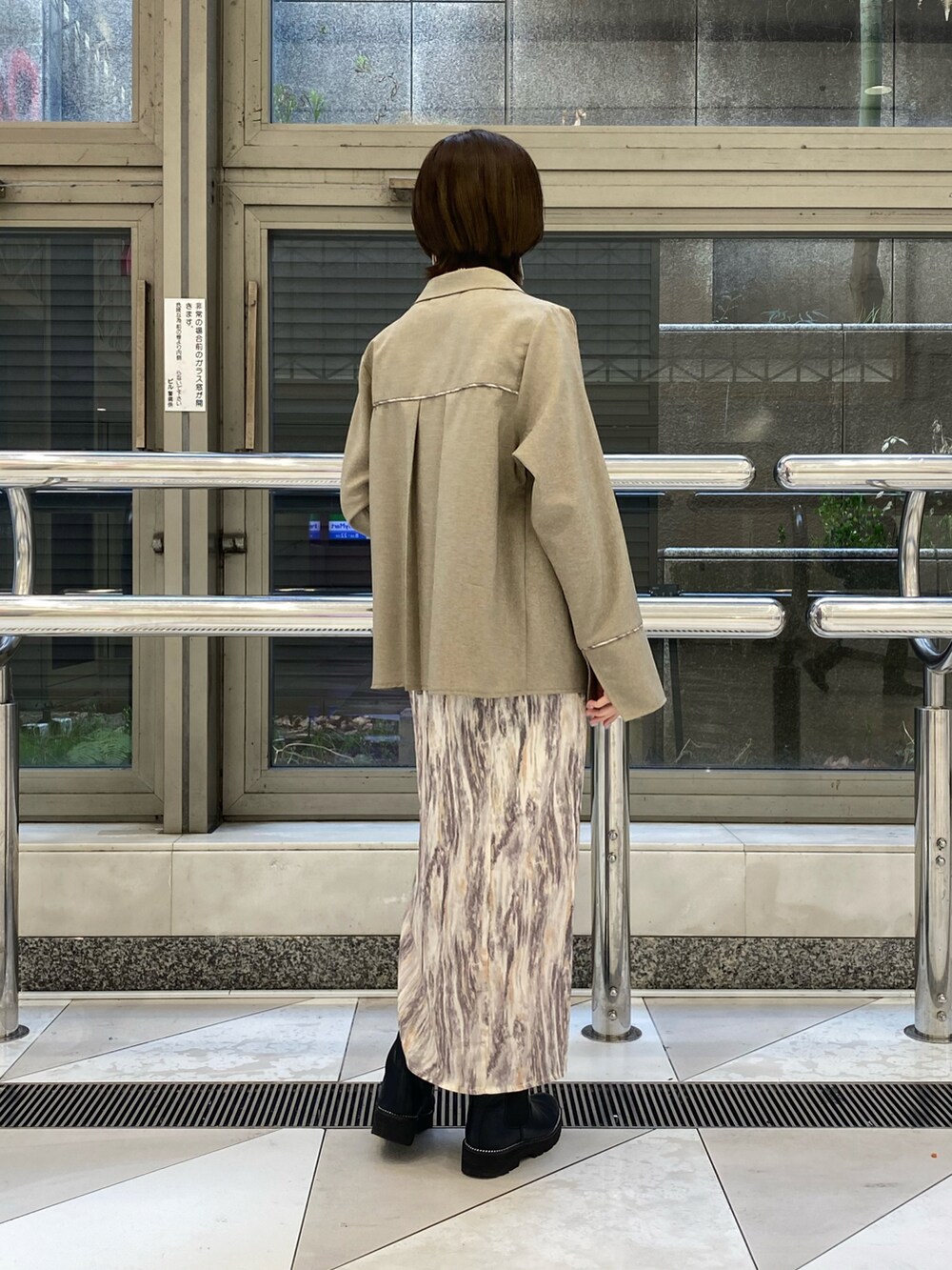 「春夏コーデ、お出かけコーデ、オトナ女子、デート、オトナカジュアル、モード、きれいめカジュアル、キレイめ、Ray Cassin、いいね、save、フォローお願いします🤑」｜「RAY CASSINのTales by Ray Cassin マーブルストレートキャミワンピース（ワンピース、ブラウン系）」を使った、nimoさん（レディース・155cm）の春コーディネートの3枚目の写真