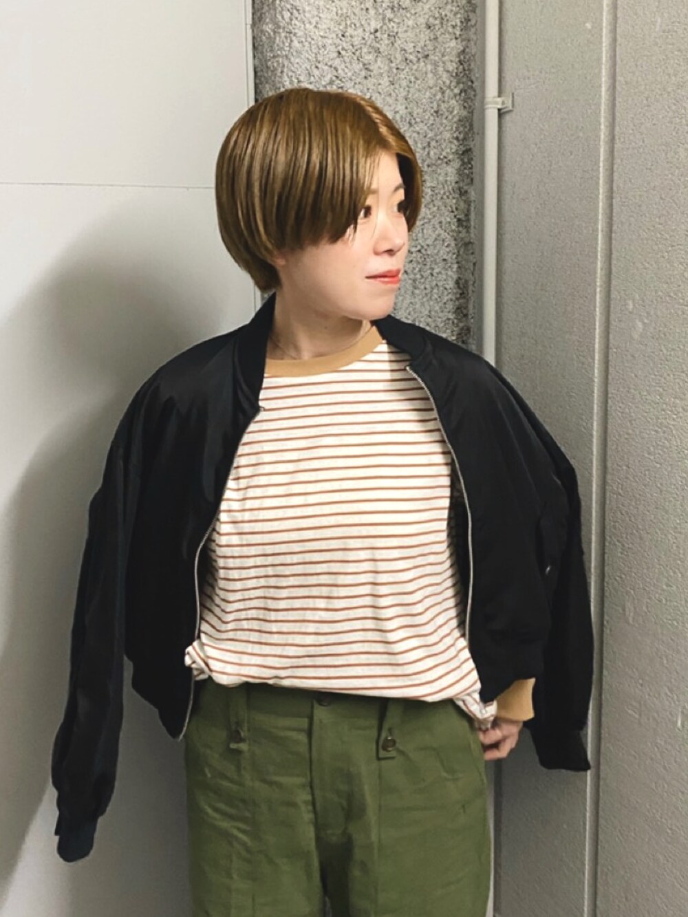 「オトナカジュアル、シンプルコーデ、カジュアル、パンツスタイル、スニーカーコーデ、春コーデ、ootd、シンプル、ボーダー、カーゴパンツ、MA-1、いいね、save、フォローお願いします🤑、Ray Cassin」｜「NIKEのナイキ AF1 ピクセル SE ウィメンズシューズ / スニーカー/ Nike AF1 Pixel SE（スニーカー、ホワイト系）」を使った、nimoさん（レディース・155cm）の春コーディネートの2枚目の写真