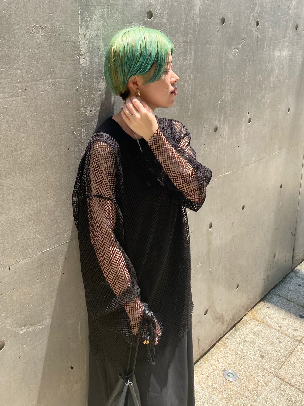 「夏コーデ、シンプルコーデ、大人カジュアル、ラクチンコーデ、オールブラック、レイヤードスタイル、モノトーン、モノトーンコーデ、黒、ワントーンコーデ、メッシュ、グルカサンダル、サンダル、いいね、save、フォローお願いします🤑、Ray Cassin」｜「RAY CASSINのフラットグルカサンダル（サンダル、ブラック系）」を使った、nimoさん（レディース・155cm）の夏コーディネートの2枚目の写真