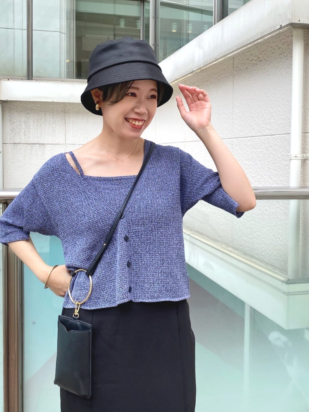 「カジュアルコーデ、夏、サンダル、大人コーデ、レイヤードスタイル、カーディガン、セットアイテム、スリット、肌見せ、バケットハット、リラックススタイル、大人カジュアル、いいね、save、フォローお願いします🤑、Ray Cassin、トレンド」｜「RAY CASSINのフラットグルカサンダル（サンダル、ブラック系）」を使った、nimoさん（レディース・155cm）の夏コーディネートの2枚目の写真