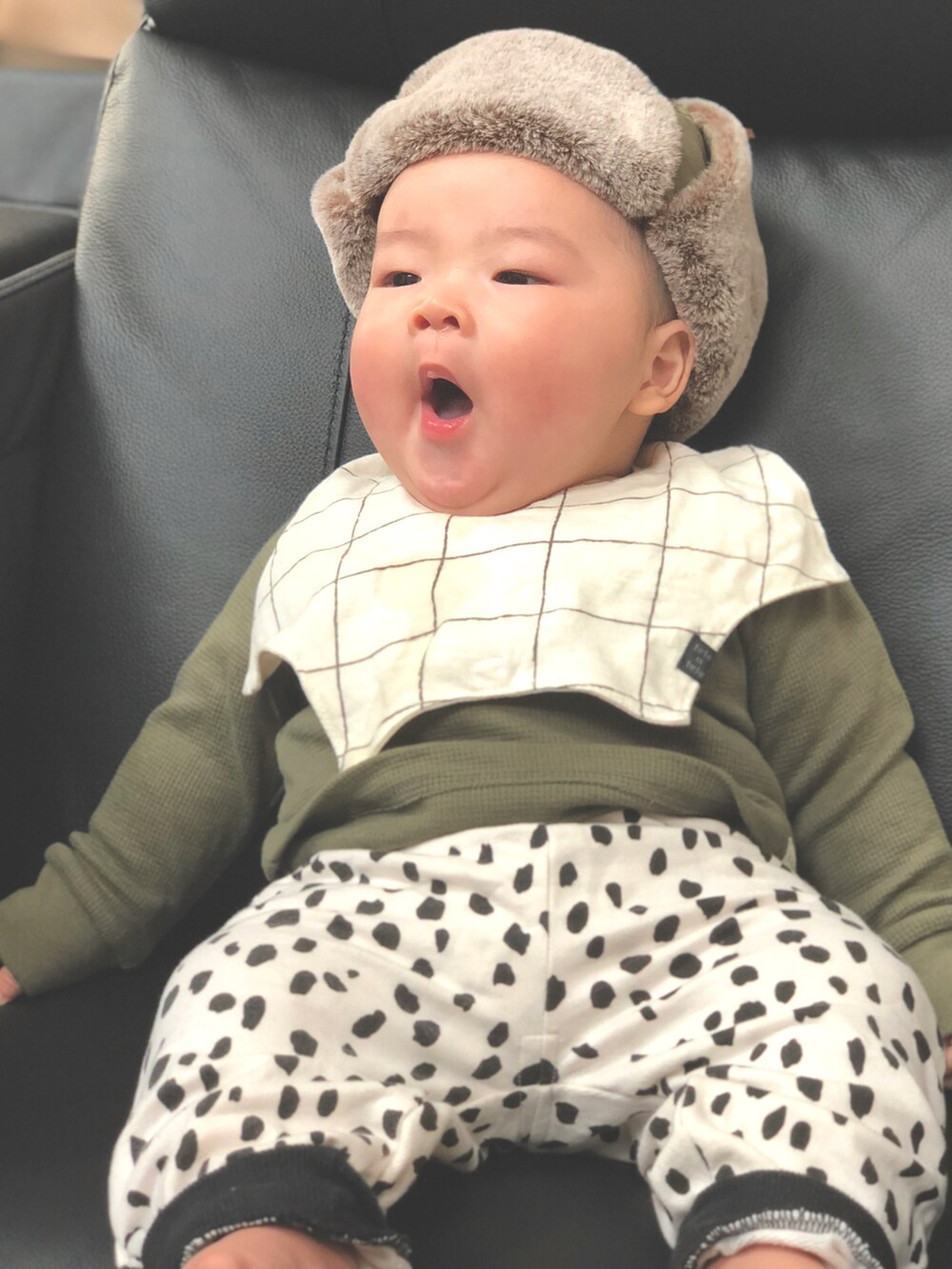 「フライトキャップ、男の子ベビー」｜「Birthdayのアイテム（キャップ、グリーン系）」を使った、natsuさん（キッズ・70cm）の冬コーディネートの4枚目の写真
