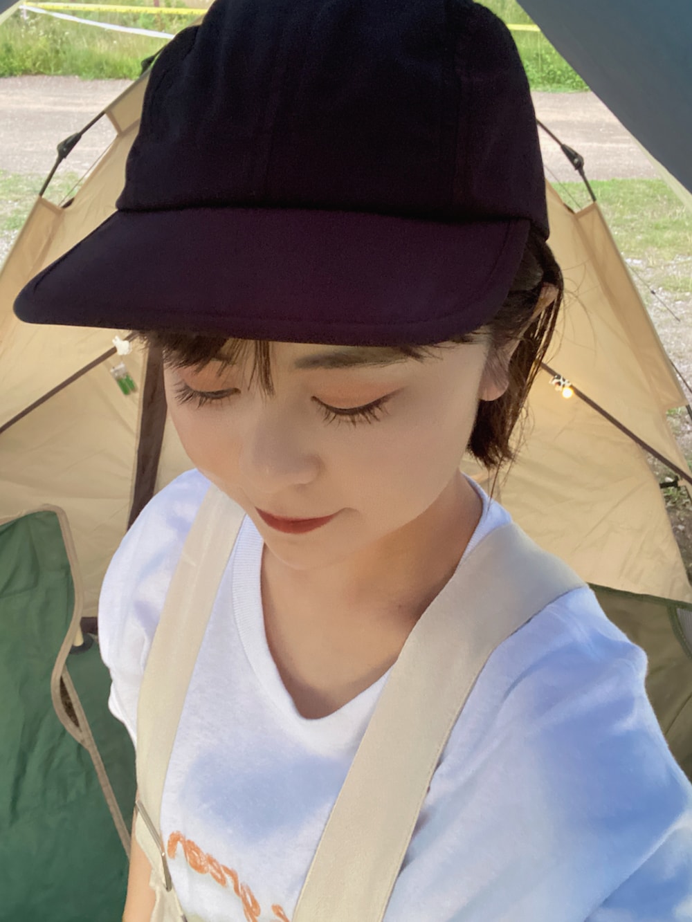 「今日のコスメと服、カジュアルコーデ、休日コーデ、オトナ女子、低身長、キャンプ、キャンプスタイル、キャンプコーデ、秋のコーデ、アウトドアスタイル」｜「MYMOOD.のドロストナイロンカーゴパンツ（カーゴパンツ、ブラック系）」を使った、こつさん（骨格ウェーブ・レディース・154cm）の秋コーディネートの2枚目の写真