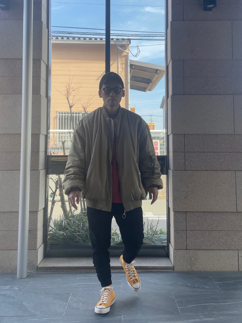 「CONVERSEのCONVERSE ALL STAR BURNT COLORS HI / オールスター バーントカラーズ HI（スニーカー、オレンジ系）」を使った、コツコツさん（メンズ・170cm）の冬コーディネートの3枚目の写真