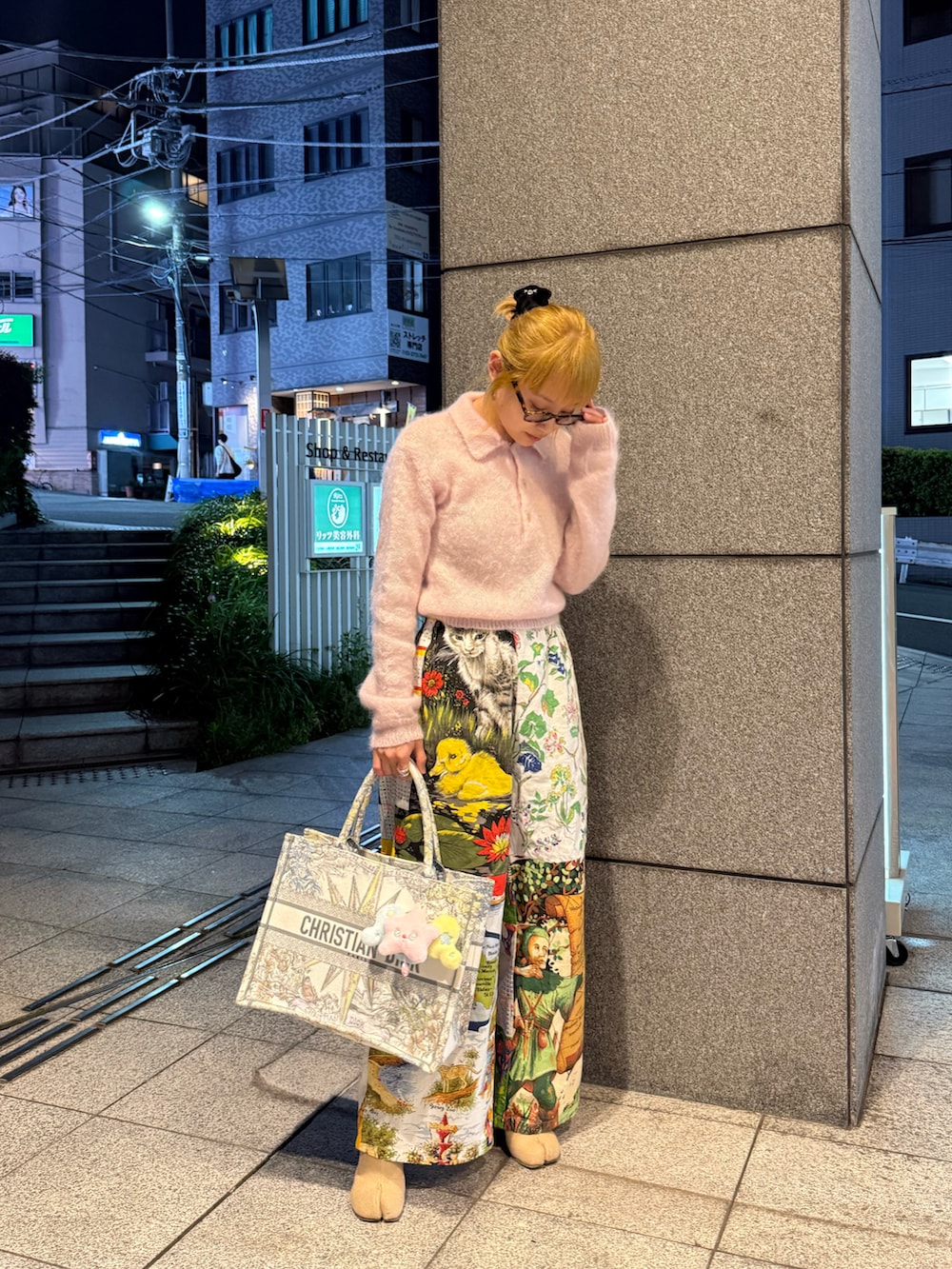 「金髪、ビスケカラー、christian dior、FREAK’Ｓ STORE、freada、フリーダ、AURALEE、オーラリー」｜「Freadaのアイテム（パンツ、その他）」を使った、高橋愛さん（レディース・154cm）の春コーディネートの2枚目の写真