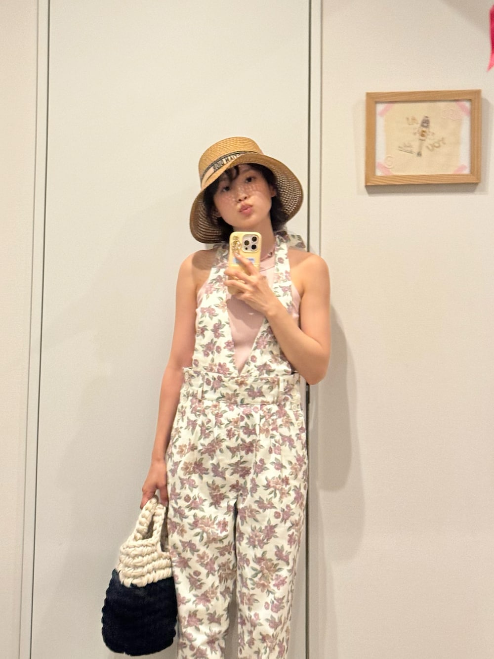 「麦わら帽子、ルフィ、asebi、モノトーン、The Row、高橋愛、154cm、Dior」｜「asebiのアイテム（バッグ、ホワイト系）」を使った、高橋愛さん（レディース・154cm）の夏コーディネートの2枚目の写真