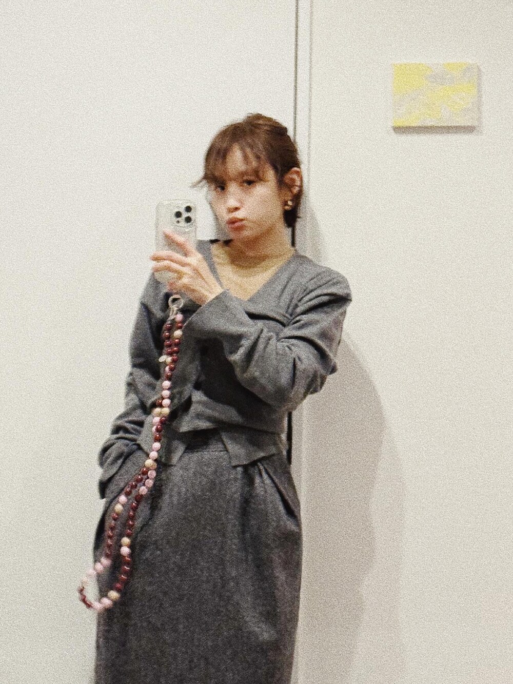 「グレーな日、グレーな気分、カーディカン、KBF、２ＷＡＹ、Maison Margiela、マルジェラ、高橋愛、fukuu、ふくうコーデ、154cm」｜「KBFのマルチビスチェSETカーディガン（カーディガン/ボレロ、グレー系）」を使った、高橋愛さん（レディース・154cm）の冬コーディネートの2枚目の写真