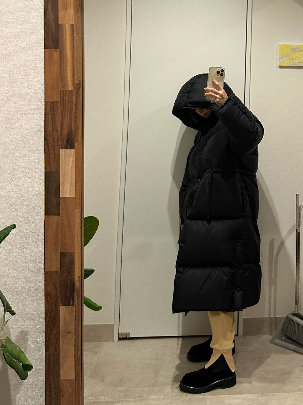 「大人カジュアル、ニットアップ、PoFF、勝田里奈、りなぷ、高橋愛、154cm、EMPORIO ARMANI、アルマーニ、armani、きいろといえばわたし」｜「POFFのアイテム（ニット/セーター、イエロー系）」を使った、高橋愛さん（レディース・154cm）の冬コーディネートの2枚目の写真