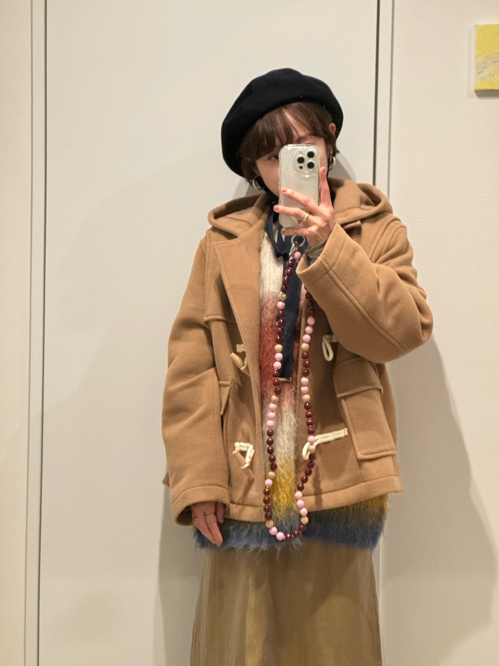 「ファッションを楽しもう、ベージュ、ダッフルコート、UNIQLO、高橋愛、154cm」｜「エストラータのアイテム（スカート、ブラウン系）」を使った、高橋愛さん（レディース・154cm）の秋コーディネートの2枚目の写真