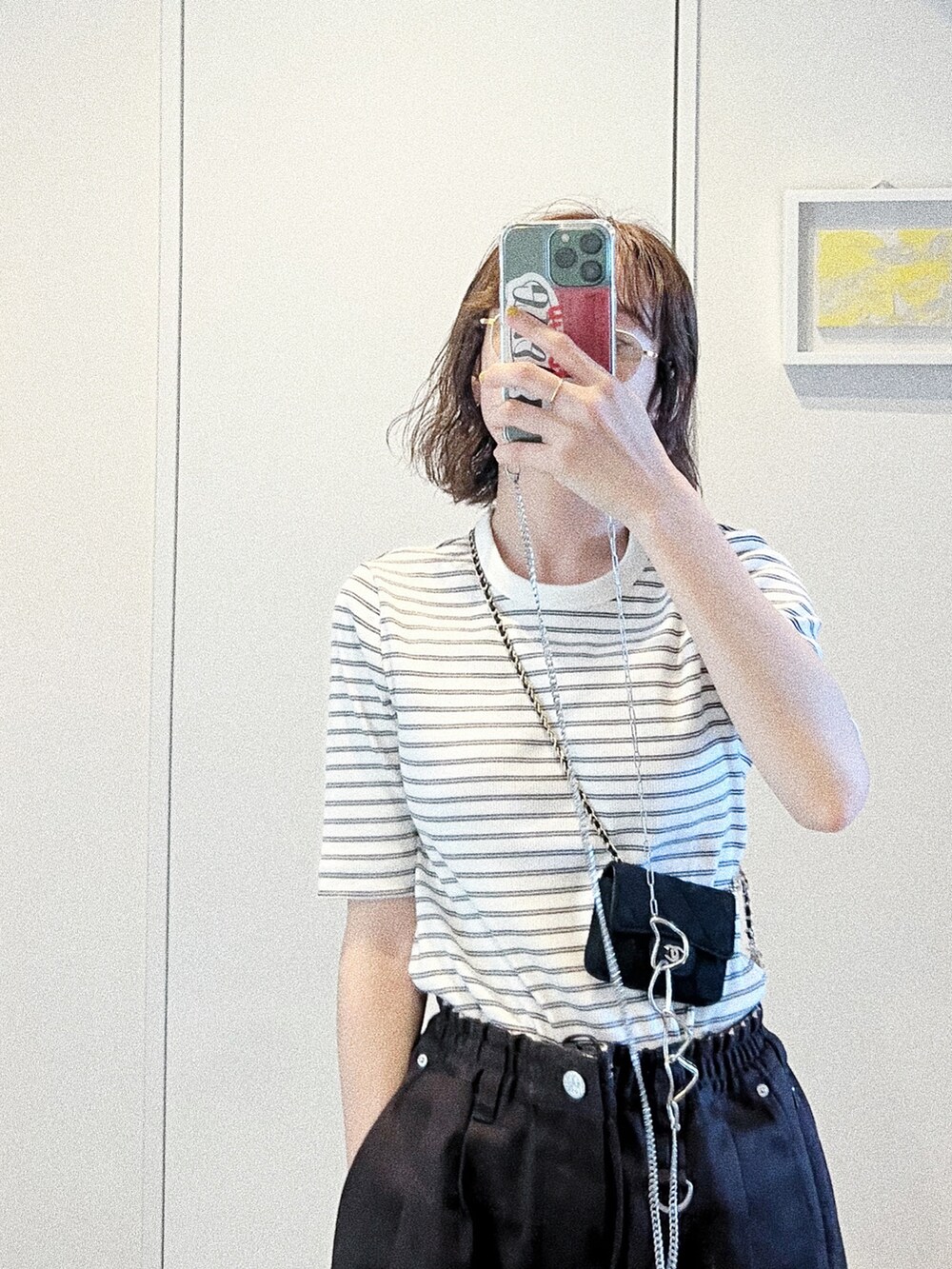 「シンプルコーデ、カジュアルコーデ、オトナカジュアル、ゆるコーデ、夏、秋先取りコーデ、Dickies、ディッキーズ(Dickies)、高橋愛、154cm」｜「UNIQLOのアイテム（Tシャツ/カットソー、ホワイト系）」を使った、高橋愛さん（レディース・154cm）の夏コーディネートの3枚目の写真
