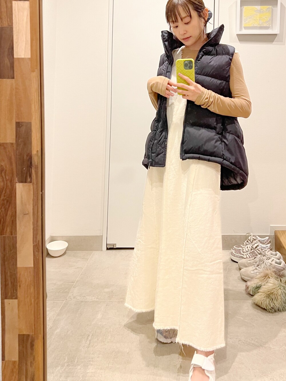 「大人カジュアル、はるコーデ、ダウンベスト、UNIQLO、+J、高橋愛、154cm、dholic、ディーホリック、fukuu、ふくうコーデ」｜「UNIQLOのアイテム（ダウンベスト、ブルー系）」を使った、高橋愛さん（レディース・154cm）の春コーディネートの2枚目の写真