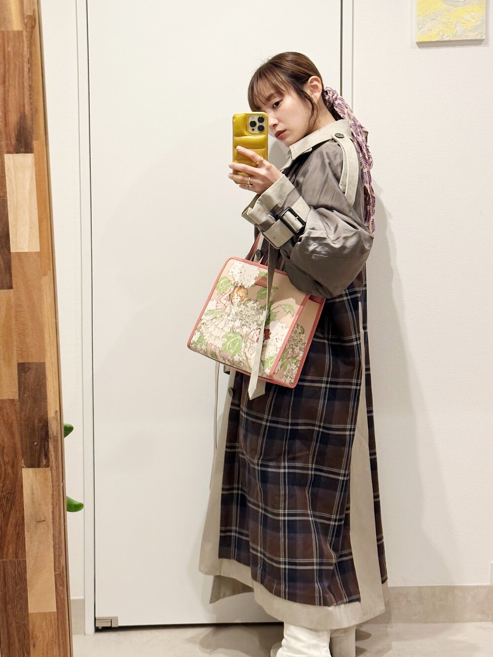 「トレンチコート、154cm、GUCCI、GUCCI KIDS、高橋愛、Maison Margiela、irene、haco!、ラブアンドピース2022」｜「IRENEのアイテム（トレンチコート、ベージュ系）」を使った、高橋愛さん（レディース・154cm）の春コーディネートの2枚目の写真