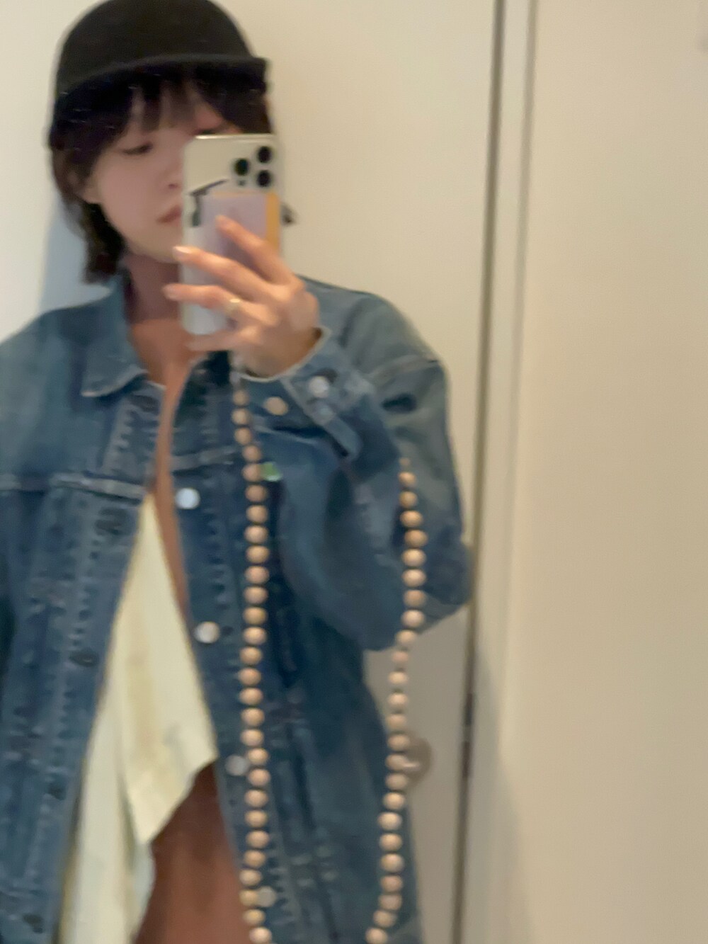 「秋服まるっと大公開、チカキサダ、ChikaKisada、高橋愛、154cm、vintage、デニム、デニムジャケット、tabi、Maison Margiela、UNIQLO C」｜「チカキサダのアイテム（デニムジャケット、ブルー系）」を使った、高橋愛さん（レディース・154cm）の秋コーディネートの2枚目の写真