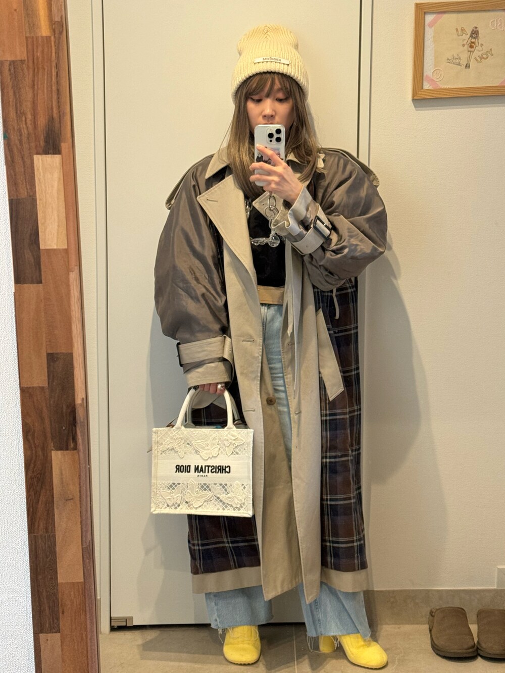 「はつおろし、一粒万倍日、3.15、春のおしゃ見えテクニック、トレンチコート、アイレネ、IRENE、UNIQLO C、UNIQLO、ユニクロシー、高橋愛、ニットブーツ」｜「KIMHĒKIMのアイテム（ニットキャップ/ビーニー、ホワイト系）」を使った、高橋愛さん（レディース・154cm）の春コーディネートの3枚目の写真
