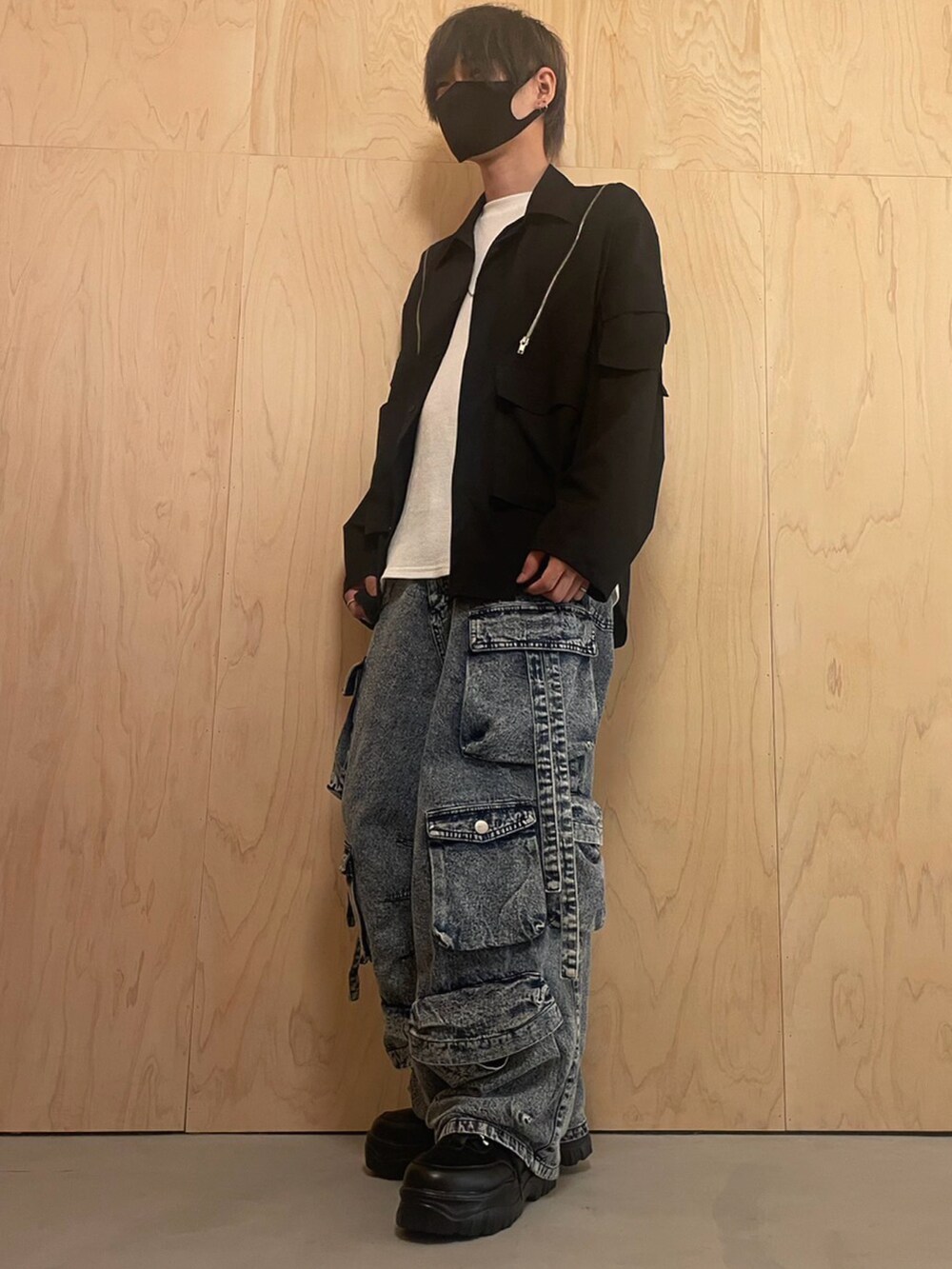 「ADRER」｜「ADRERの【ADRER】サージカルステンレスネックレス（ネックレス、シルバー系）」を使った、カゲロウさん（メンズ・174cm）の春コーディネートの2枚目の写真