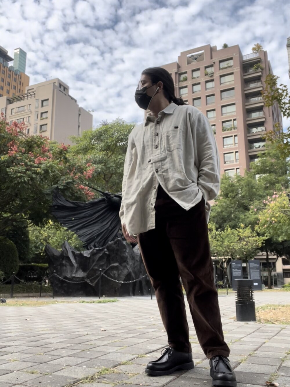 「KLEMAN、Dimitri Black、古著、復古」｜「古著のアイテム（シャツ/ブラウス、ベージュ系）」を使った、徐納森．徐斯達 さん（メンズ・168cm）の秋コーディネートの5枚目の写真
