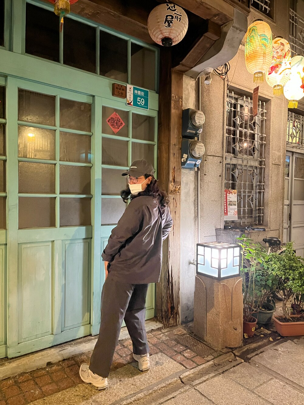「Tainan、Grey」｜「Lafayetteのアイテム（キャップ、グレー系）」を使った、徐納森．徐斯達 さん（メンズ・168cm）の春コーディネートの2枚目の写真
