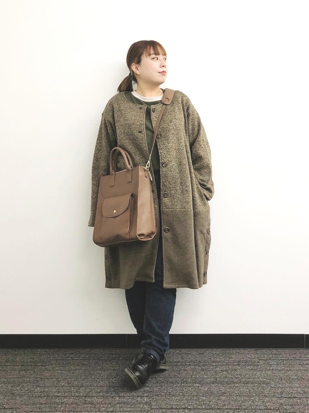 「大きいサイズ、プラスサイズ、ぽっちゃり、ぽっちゃりコーデ、３Ｌ、4L、ゴールドジャパン、ハッピーマリリン、しまむら、しまむらコーデ、しまパト、アベイル、Avail、ベージュコーデ、plussizefashion」｜「ゴールドジャパンのアイテム（ジャケット/アウター、ベージュ系）」を使った、ちか／プラスサイズモデルぽっちゃりコーデさん（レディース・157cm）の冬コーディネートの2枚目の写真
