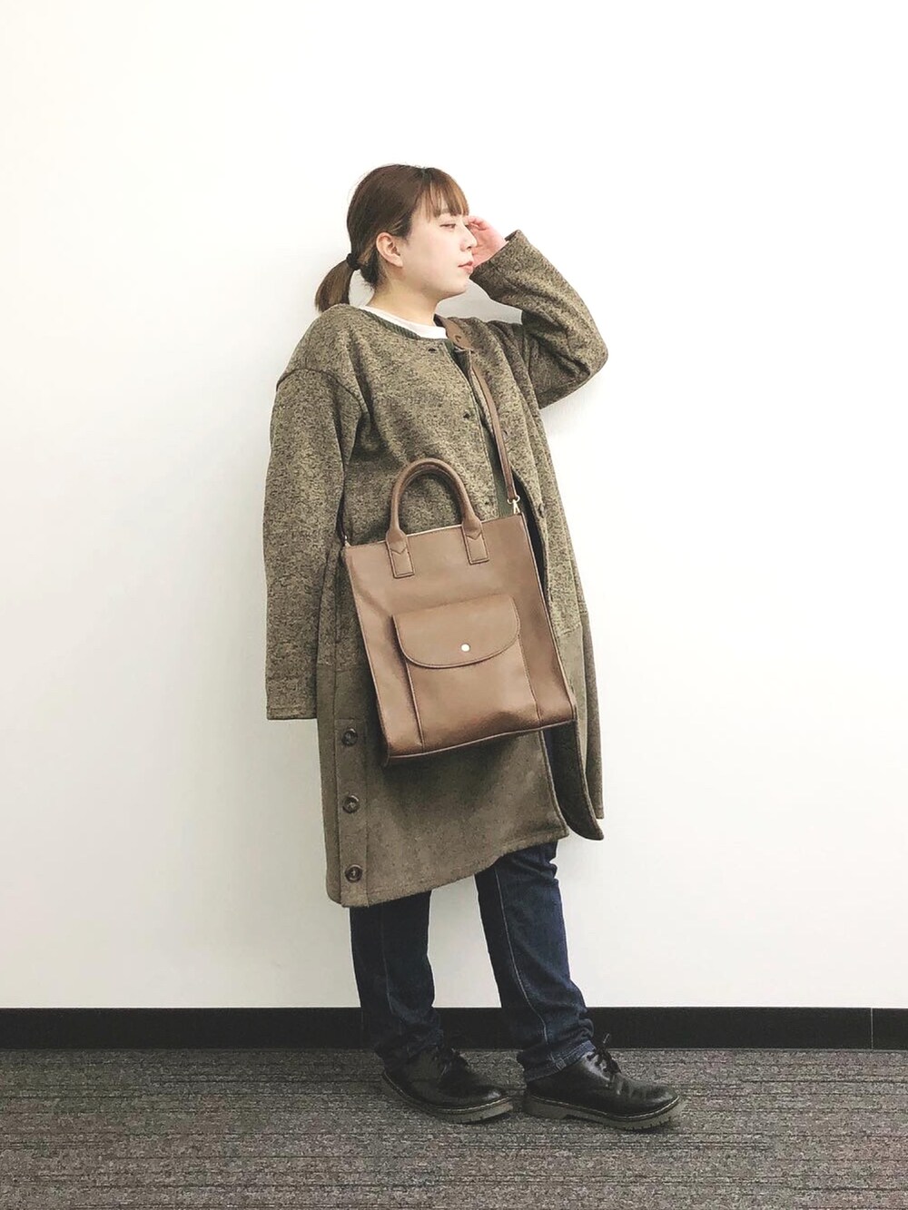「大きいサイズ、プラスサイズ、ぽっちゃり、ぽっちゃりコーデ、３Ｌ、4L、ゴールドジャパン、ハッピーマリリン、しまむら、しまむらコーデ、しまパト、アベイル、Avail、ベージュコーデ、plussizefashion」｜「ゴールドジャパンのアイテム（ジャケット/アウター、ベージュ系）」を使った、ちか／プラスサイズモデルぽっちゃりコーデさん（レディース・157cm）の冬コーディネートの3枚目の写真