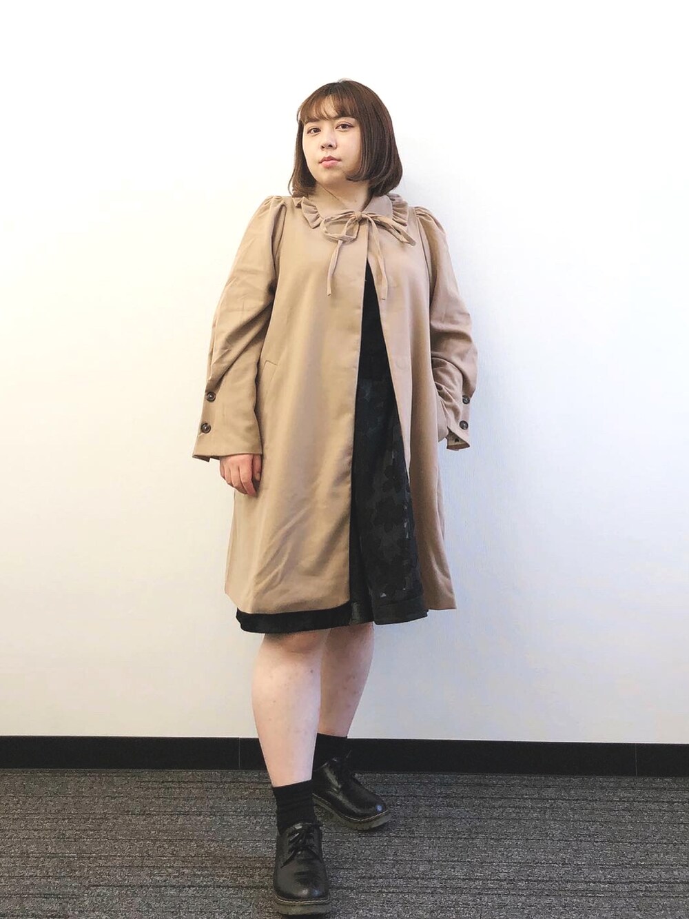 「プラスサイズ、plussize、plussizefashion、ぽっちゃり、ぽっちゃりコーデ、大きいサイズ、３Ｌ、4L、ゴールドジャパン、goldjapan、アベイル、Avail、ガーリーコーデ、オトナガーリー、オトナカワイイ」｜「ゴールドジャパンのアイテム（ジャケット/アウター、ベージュ系）」を使った、ちか／プラスサイズモデルぽっちゃりコーデさん（レディース・157cm）の春コーディネートの5枚目の写真