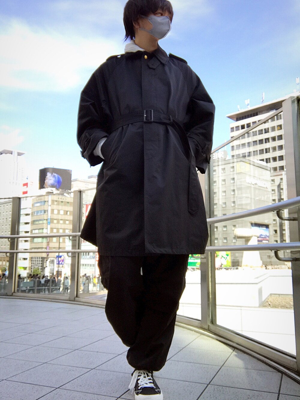 「beautiful people、GU」｜「beautiful peopleのアイテム（トレンチコート、ブラック系）」を使った、ゅ ぅ  さん（メンズ・180cm）の秋コーディネートの2枚目の写真